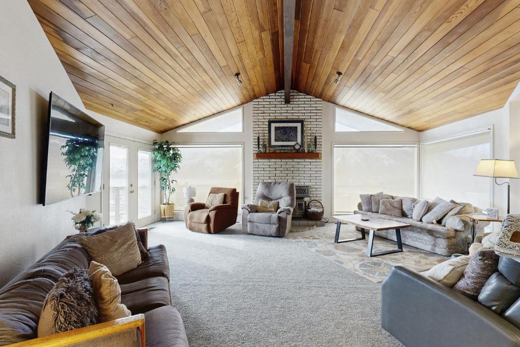 Manson House | Quail Haven Retreat