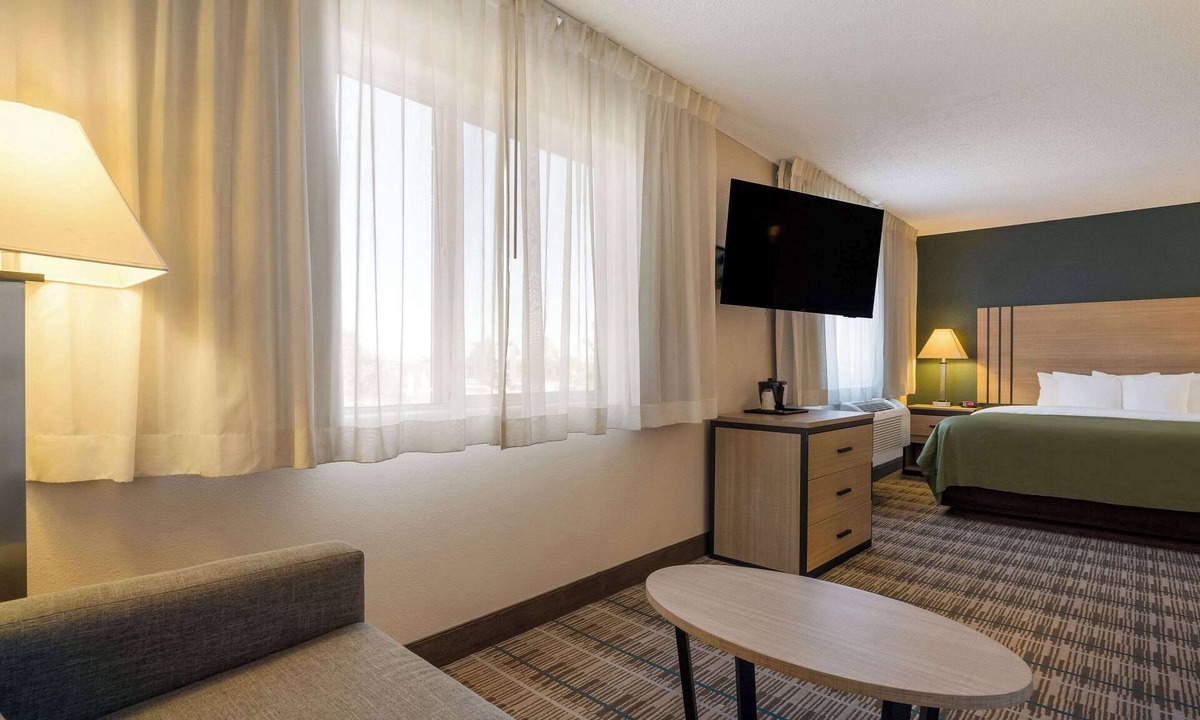 Brighton Hotel | Quality Inn Denver Northeast Brighton