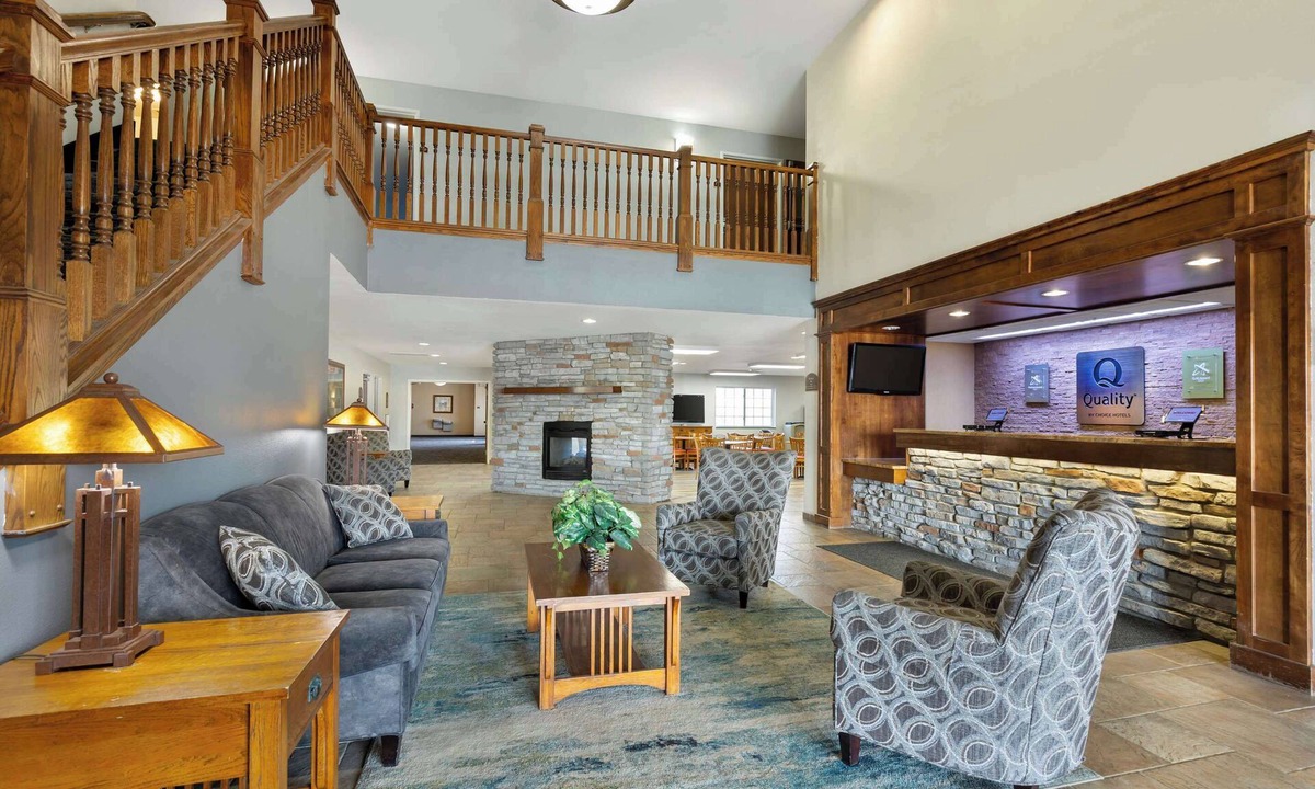 Fort Madison Hotel | Quality Inn & Suites Fort Madison near Hwy 61