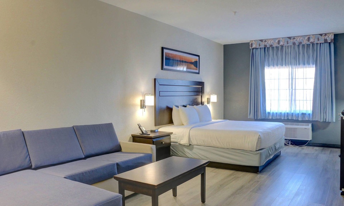 Roswell Hotel | Quality Inn & Suites Roswell North