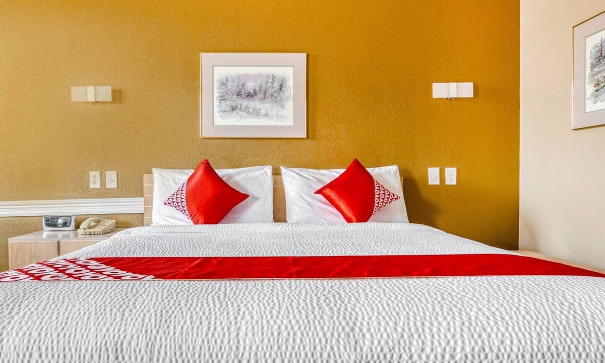 Wichita Falls Apartment | Queen Bed | Non smoking