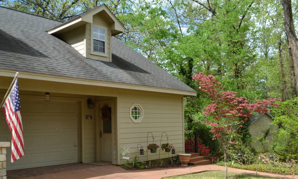 Whispering Hills Cabin | Quiet creekside retreat on Lake Bob Sandlin - boat dock on property