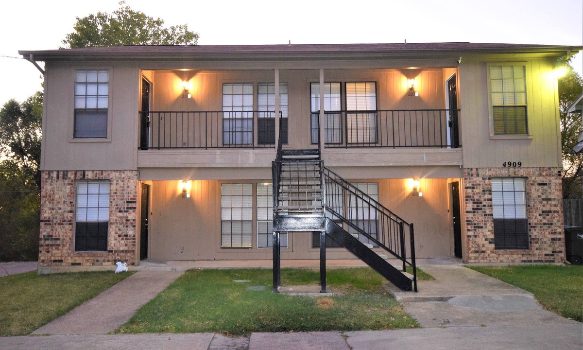 Fort Worth House | Quiet Private Suite in a Fourplex