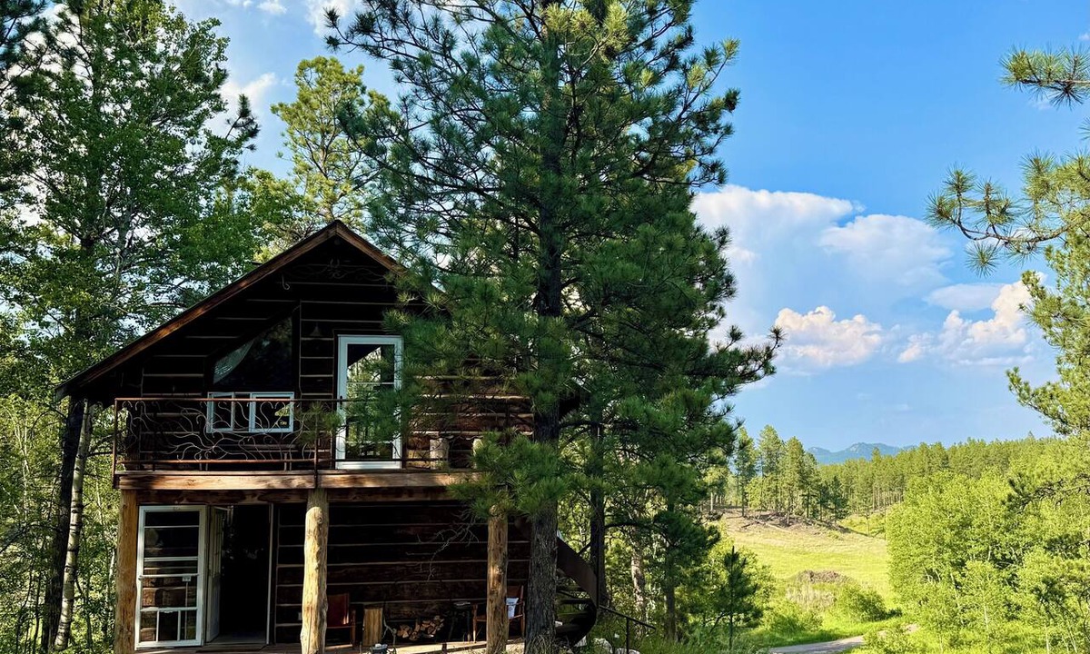 Hill City Cabin | Quiet, romantic log cabin on 20 acres in pristine Black Hills National Forest.
