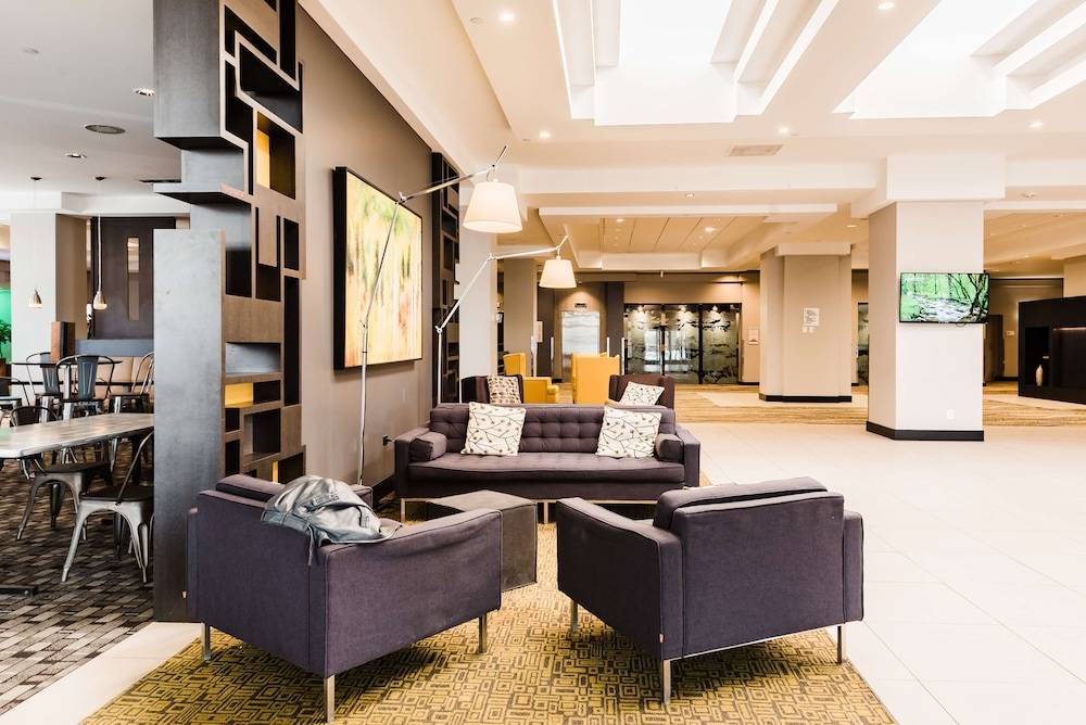 Heather Gardens Hotel | Radisson Hotel Denver-Aurora