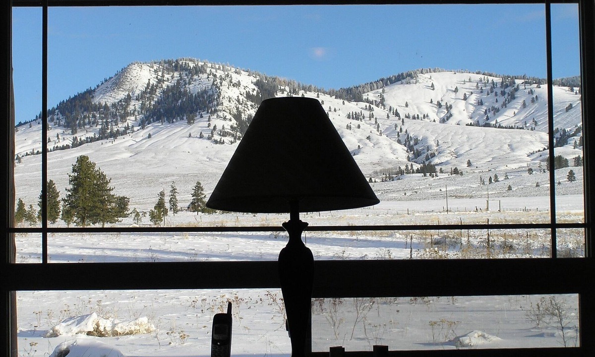 Nespelem House | Ranch Style Cabin on 20 Acres in the Beautiful Tunk Valley