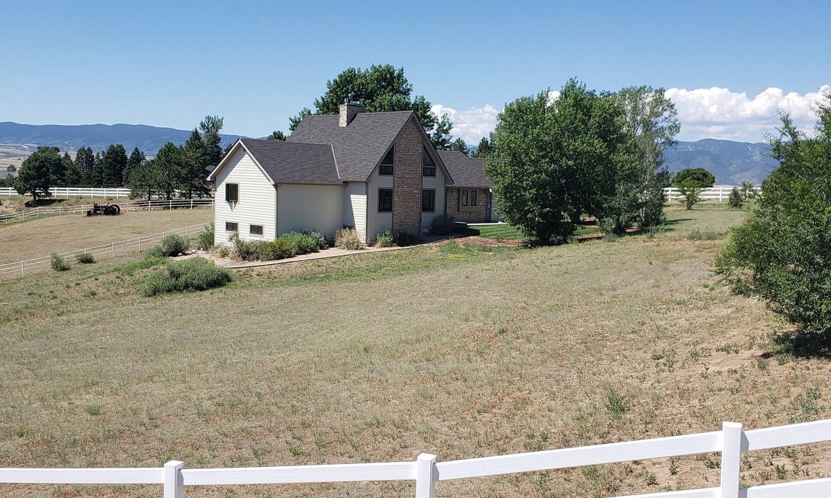 Westridge House | Rare country setting near Highlands Ranch, Littleton & Chatfield State Park