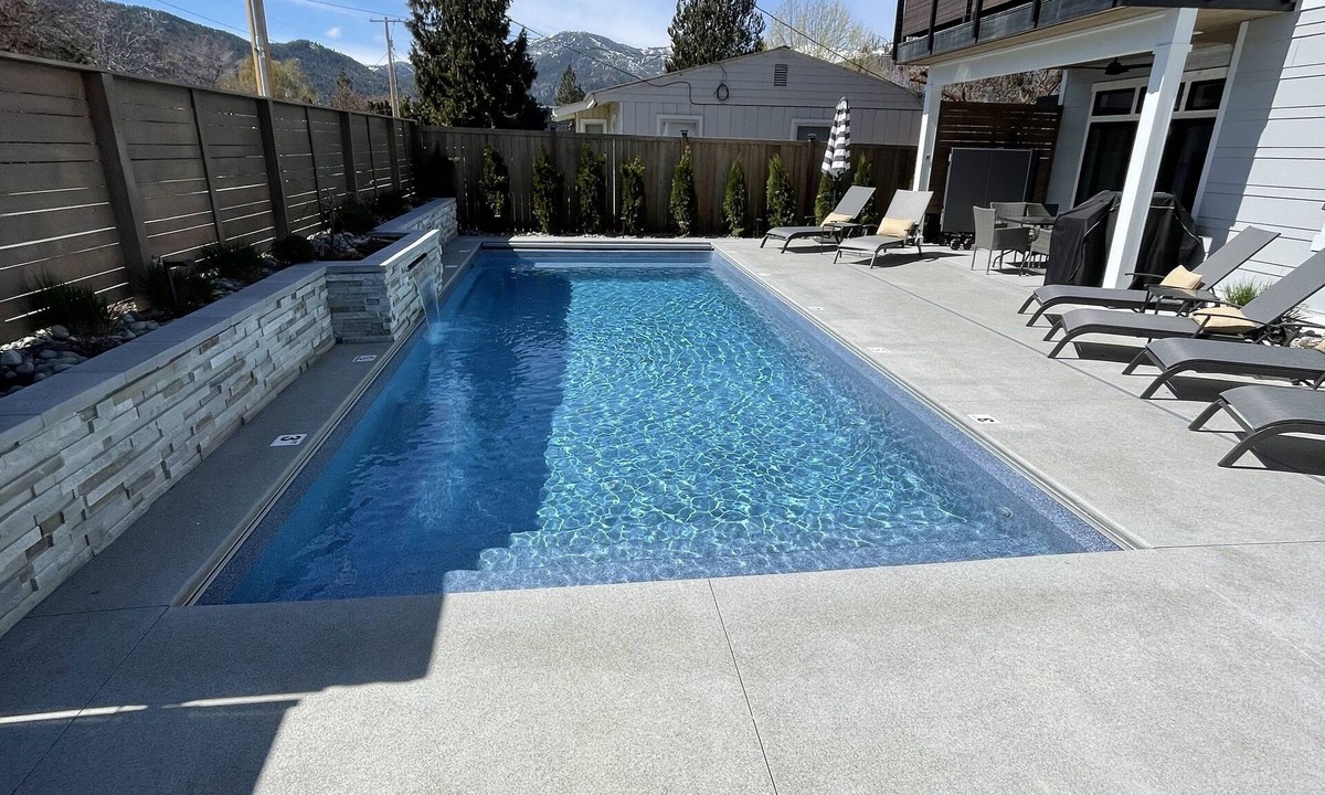 Wapato Point House | Rare Downtown Lake Home | Heated Pool | Sleeps Large Groups, Luxe new home - Private Saltwater pool