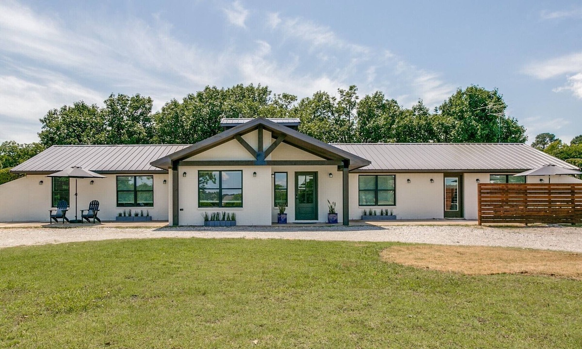 Denton House | Recently Remodeled Home near Lake Lewisville & The Olana