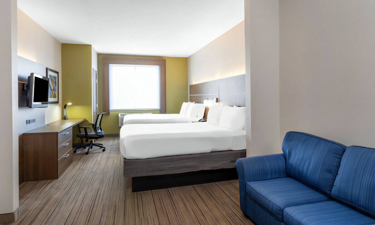 White Rock Hills House | Recharge in our Spacious Room! Onsite Pool, Gym