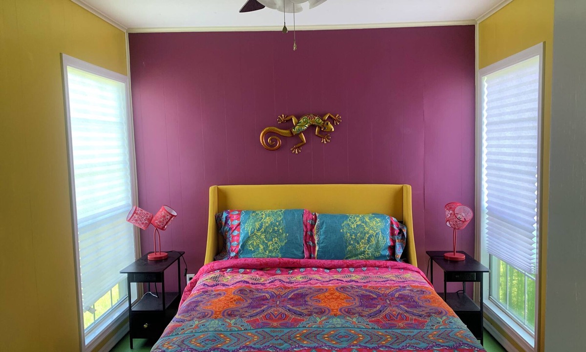 Shelbyville Cottage | Relax with the whole family at this peaceful place to stay in the country