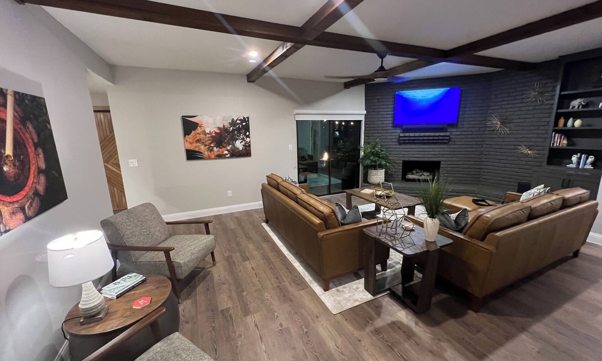 Plano House | Relaxed Modern Temporary Living in Plano