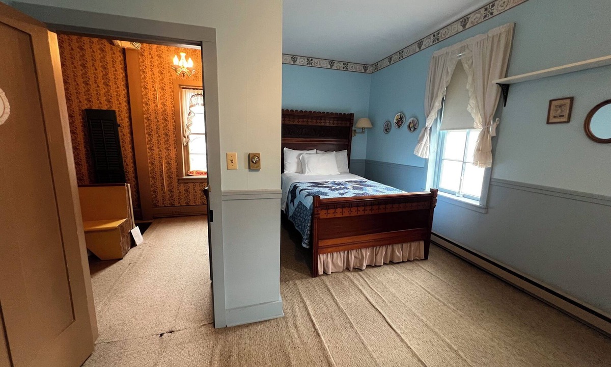 Bentonsport Bed & Breakfast | Relaxing Historic Retreat at the Mason House Inn in Scenic Bentonsport