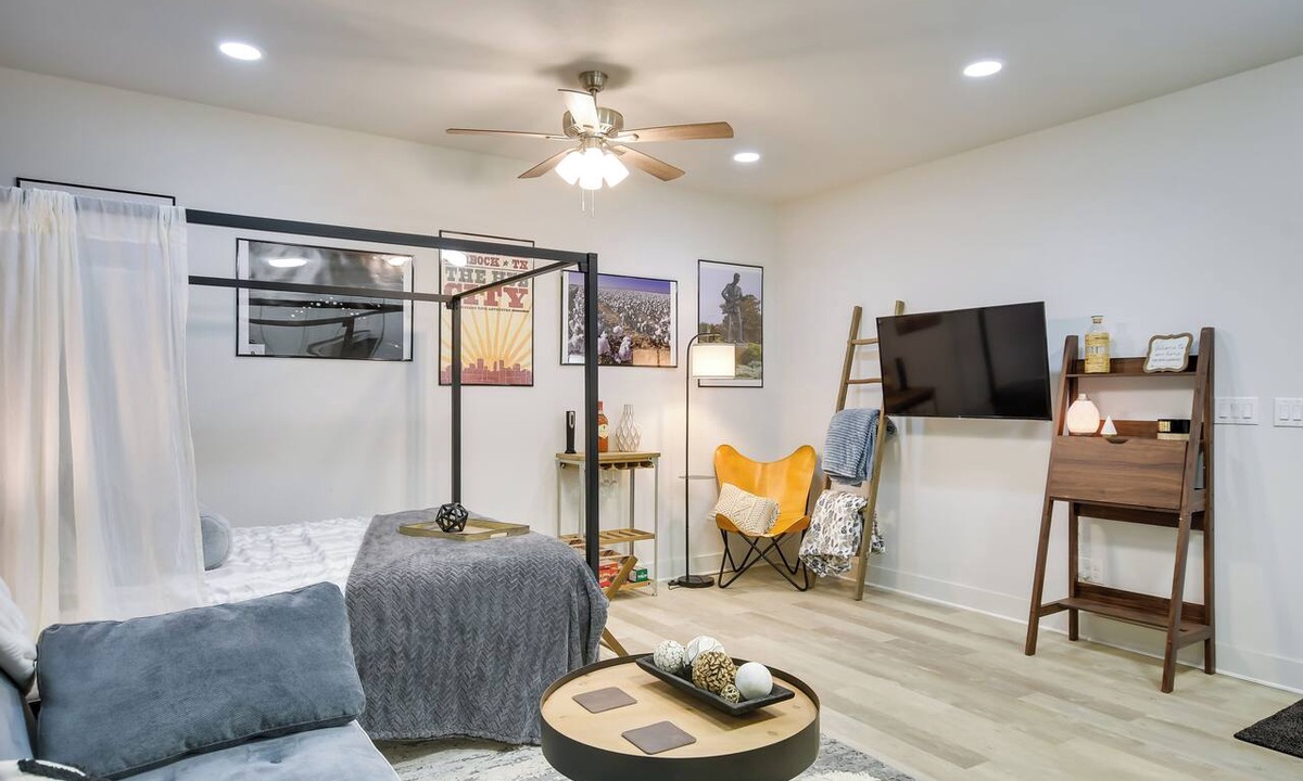 Lubbock Apartment | Relaxing Lubbock Studio ~ 6 Mi to Texas Tech