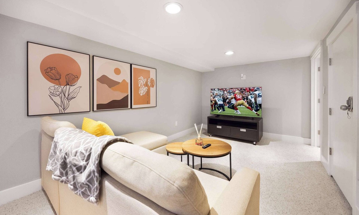 Renton House | Renton DT 1BR Suite WS 95| Near Landing &Sea-Tac