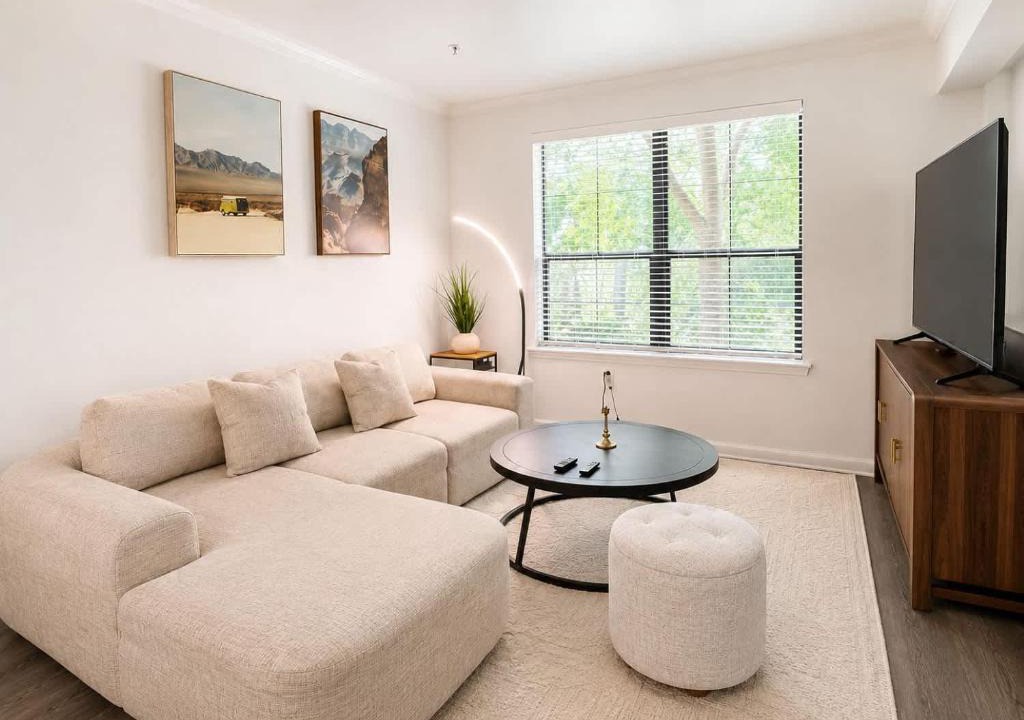 College Park Apartment | Resort-Style 1BR Pool Gym & Movie Theater6
