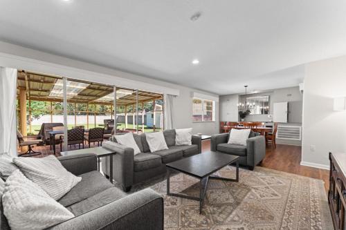Highlands - Perkins House | Rest & Play- Fire pit, Grill, PingPong- Walk 2 LSU