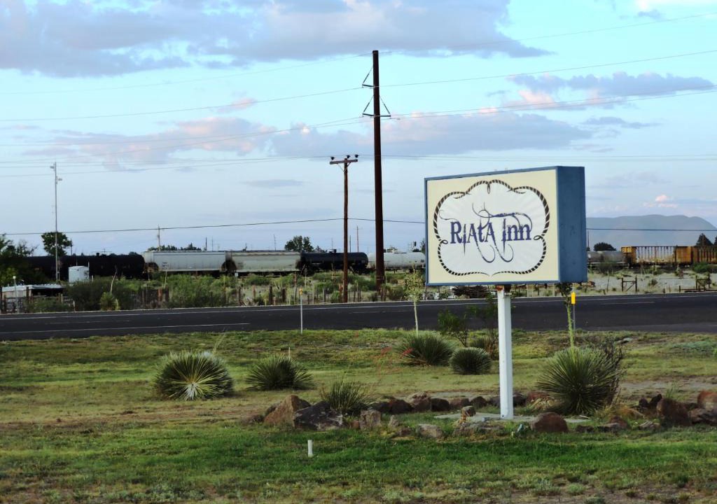 Marfa Hotel | Riata Inn - Marfa