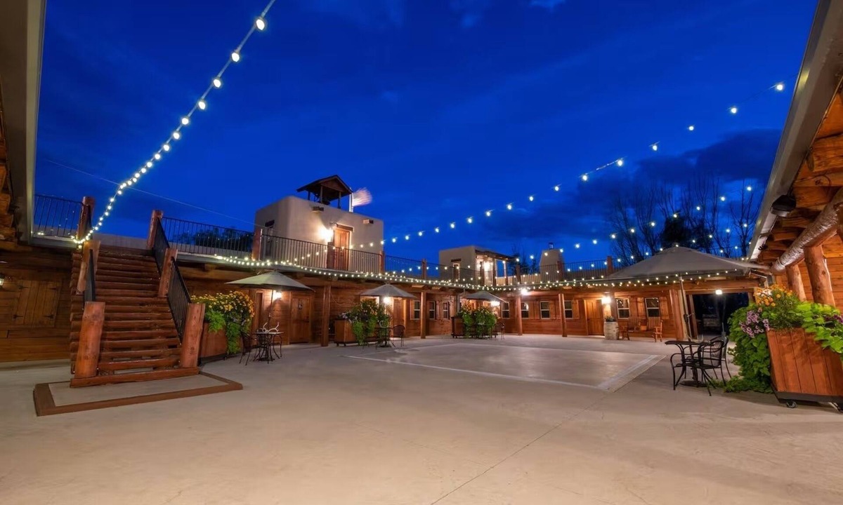 Greeley Cabin | River Fort Ranch 11BR Sleeps 37 Private Ranch