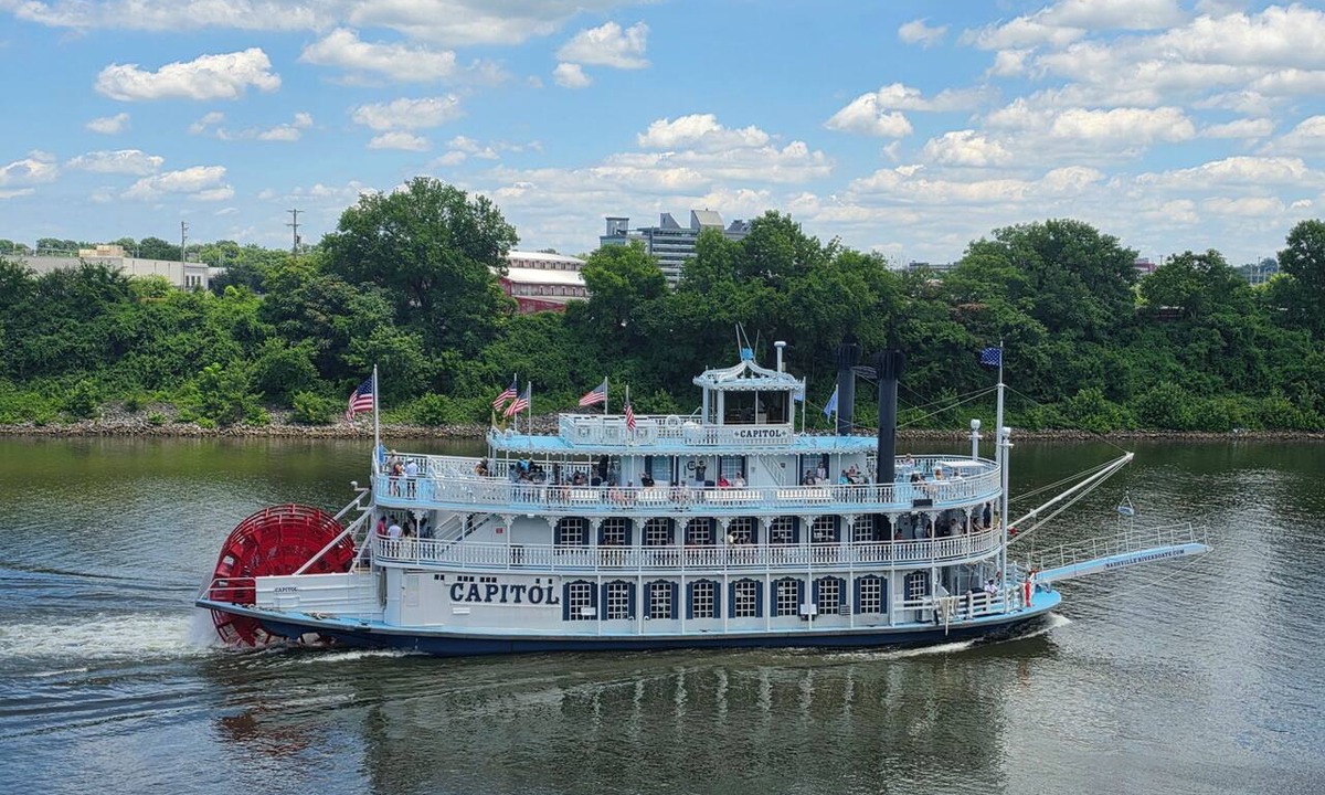 North Capitol Condo | Riverfront Downtown Nashville Condo/Walk to Broadway/2 King Suites/Free Parking
