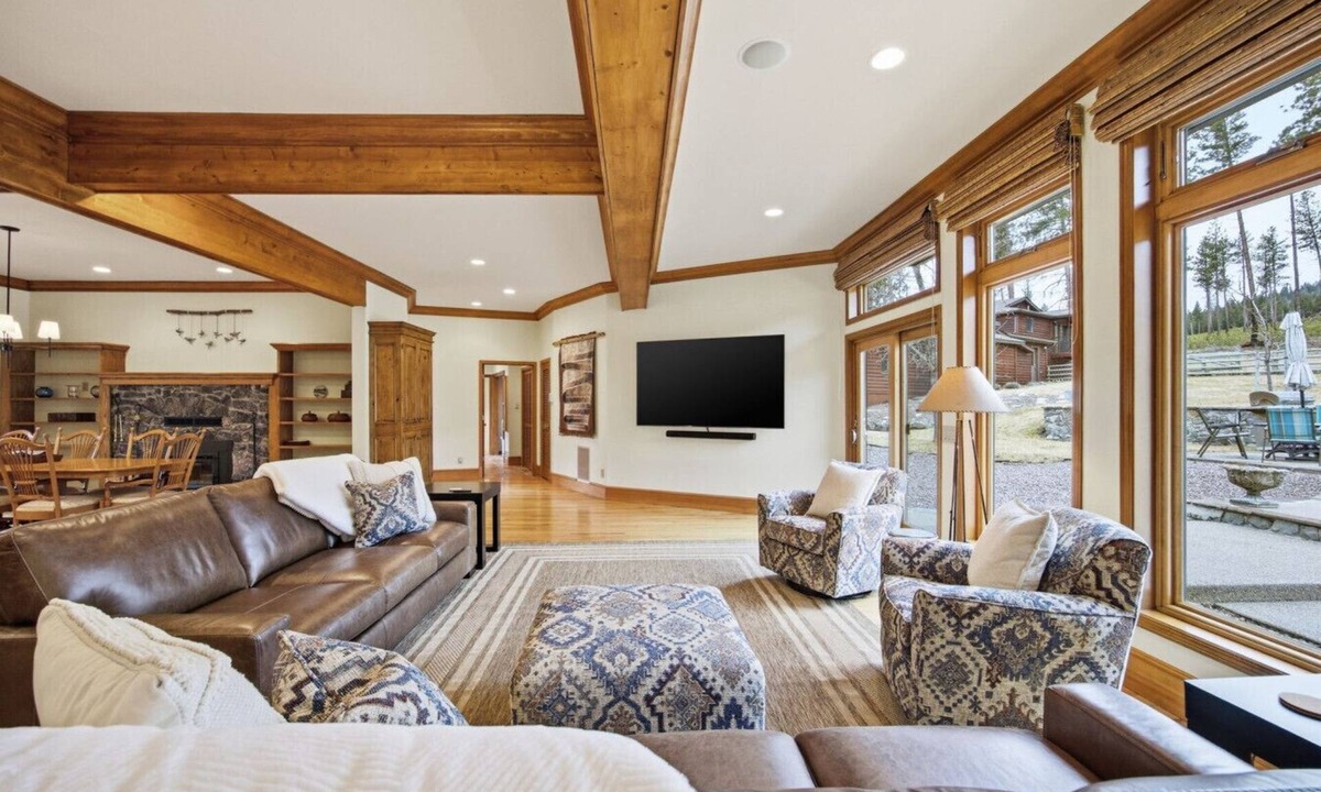 Grantsdale House | Roaring Lion Abode: Mountain Getaway