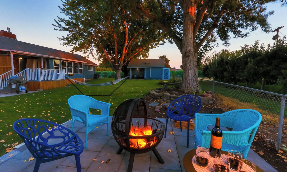 Milton-Freewater House | Rocks District Wine Country Cottage, Fire Pit, Orchard Views, Southside Wineries