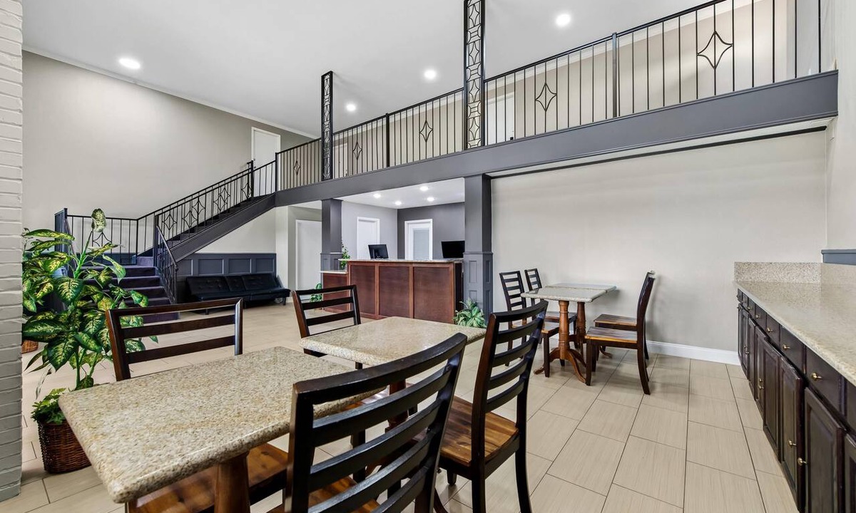 Jefferson Hotel | Rodeway Inn & Suites Jefferson