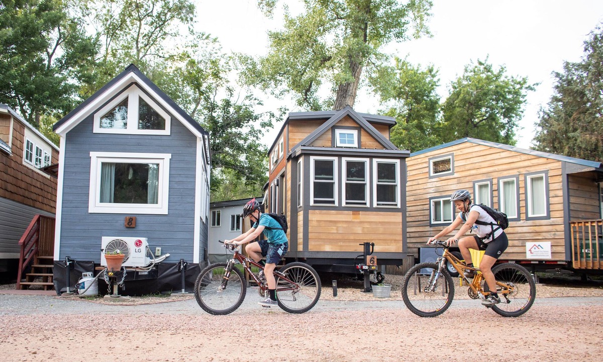 Lyons Resort | Romantic Tiny Retreat by the River – Open Sol Near Boulder & the Rockies