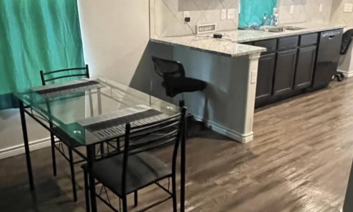 Fort Worth House | Room for rent in a charming 2-bedroom, 2-bathroom house