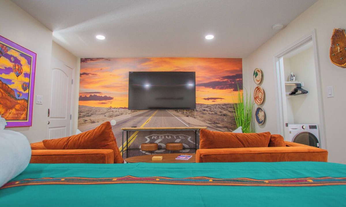 Pueblo Alto Apartment | Route 66: Retro Retreat. Studio apartment with hot tub and full kitchen.