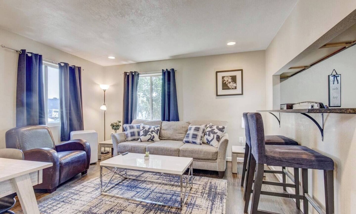 Lakewood Apartment | Royal Blue Lakewood Retreat | Light Rail + Denver