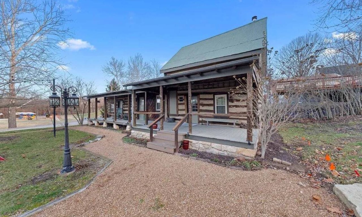 Augusta Cabin | Rustic Augusta Wood Cabin