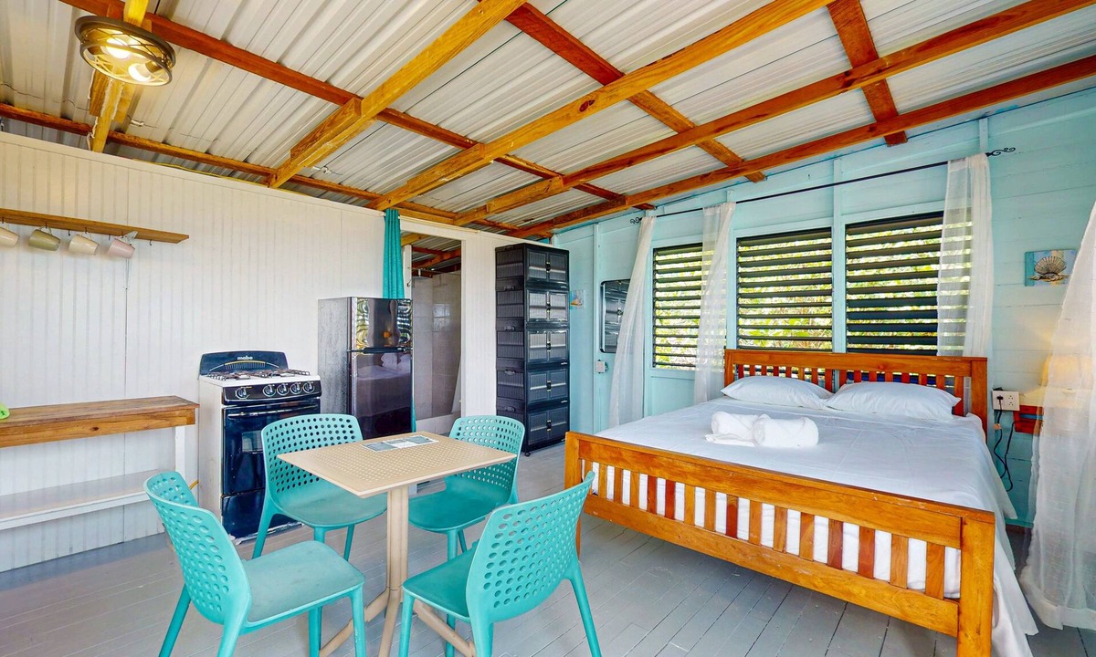 Sittee Point Apartment | Rustic beachfront cabin with private deck, ocean views & family-friendly vibe