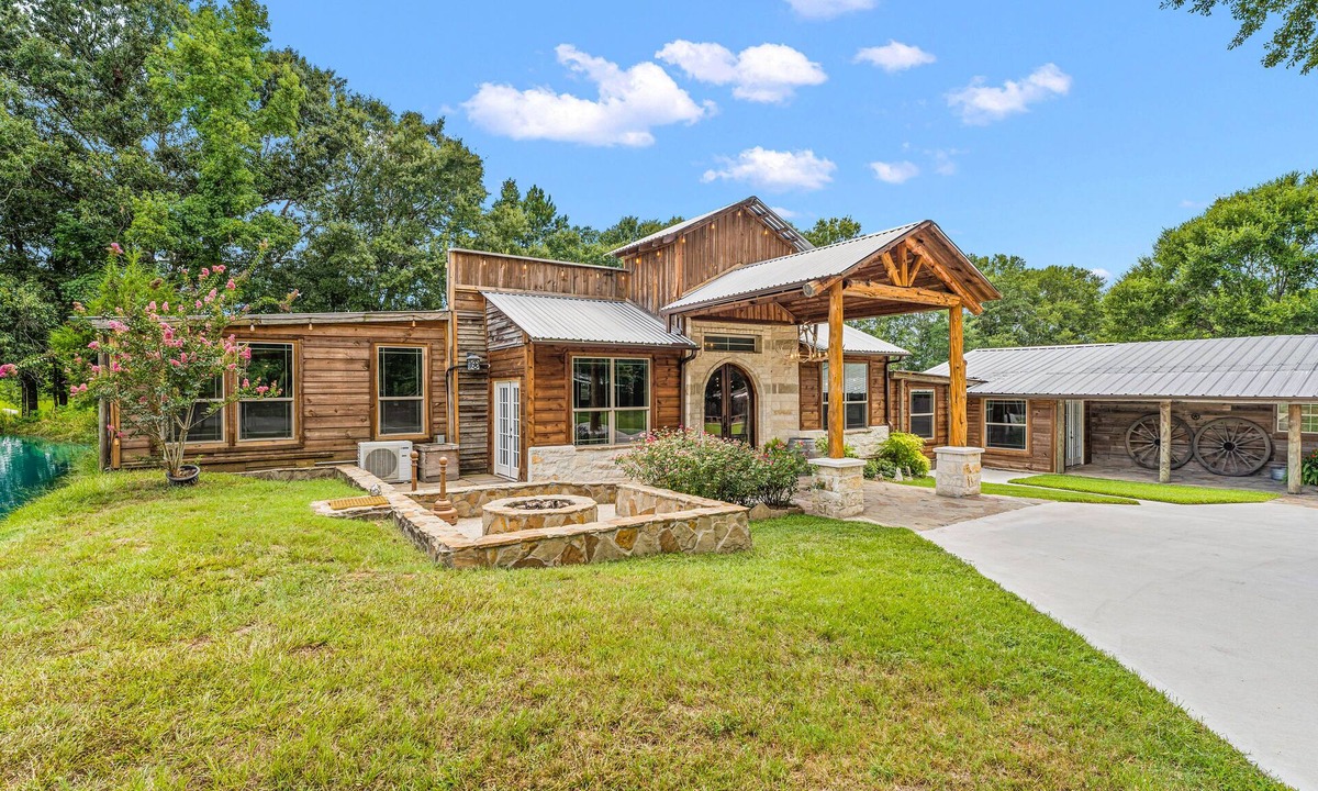 Cleveland House | Rustic Farm Houses with pool in 15 acre bliss ranch