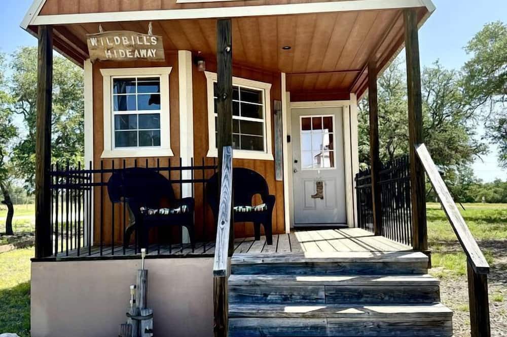 Mountain Home Cabin | Rustic Ranch Hideaway Cabin with Stargazing & Sunset Views near Kerrville in Mountain Home, Texas