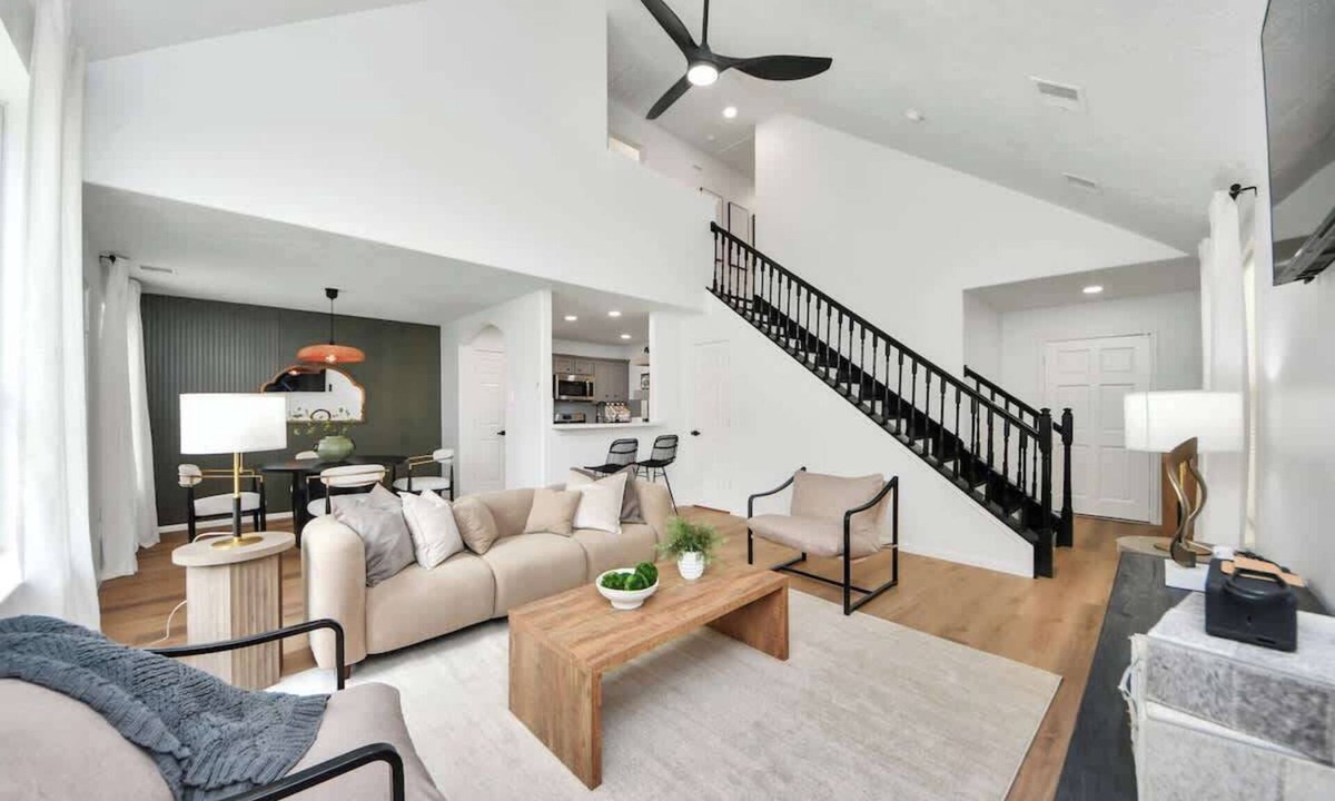 North Houston Gardens House | Sam Houston Race Track/Garage/Pet friendly/BBQGril