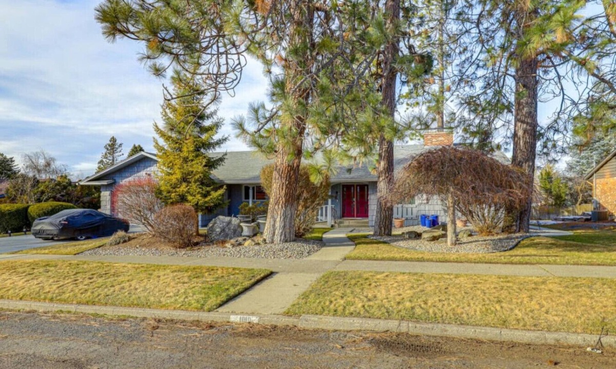 Spokane House | Sanctuary: 5BR Home for Extended Stays & Family Comfort