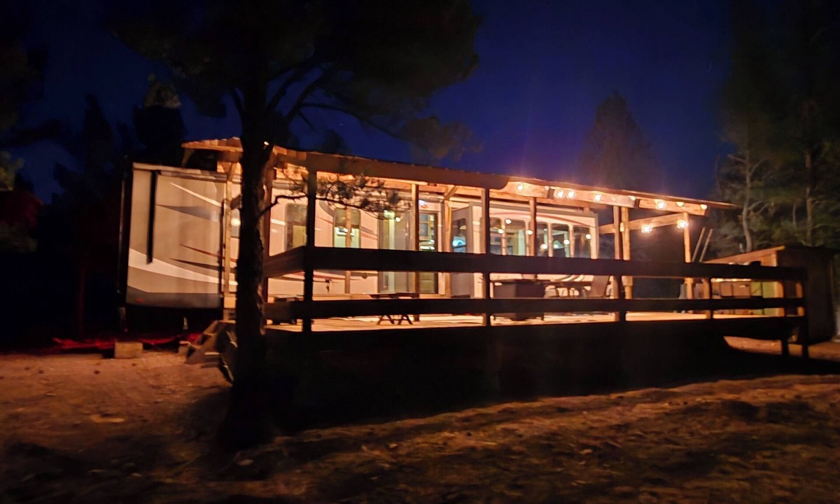 Hot Springs House | Sandpiper 40ft RV @EvansCliff/HotTub on Covered Deck! new 2026 location