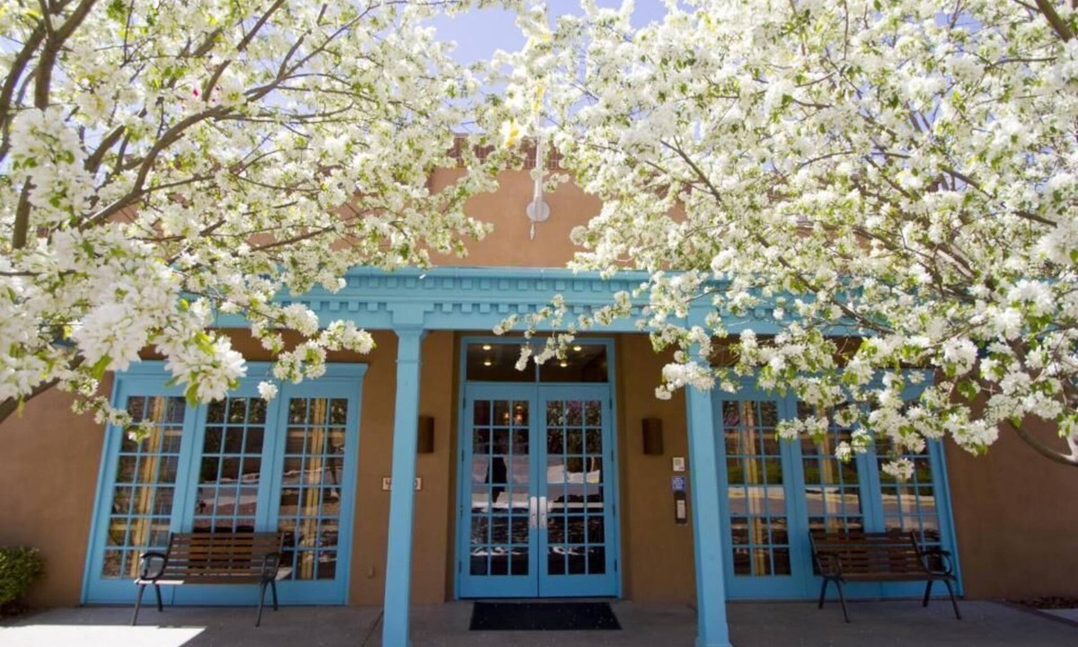 Northeast Santa Fe Resort | Santa Fe | Couples Desert Retreat | Pool + Downtown