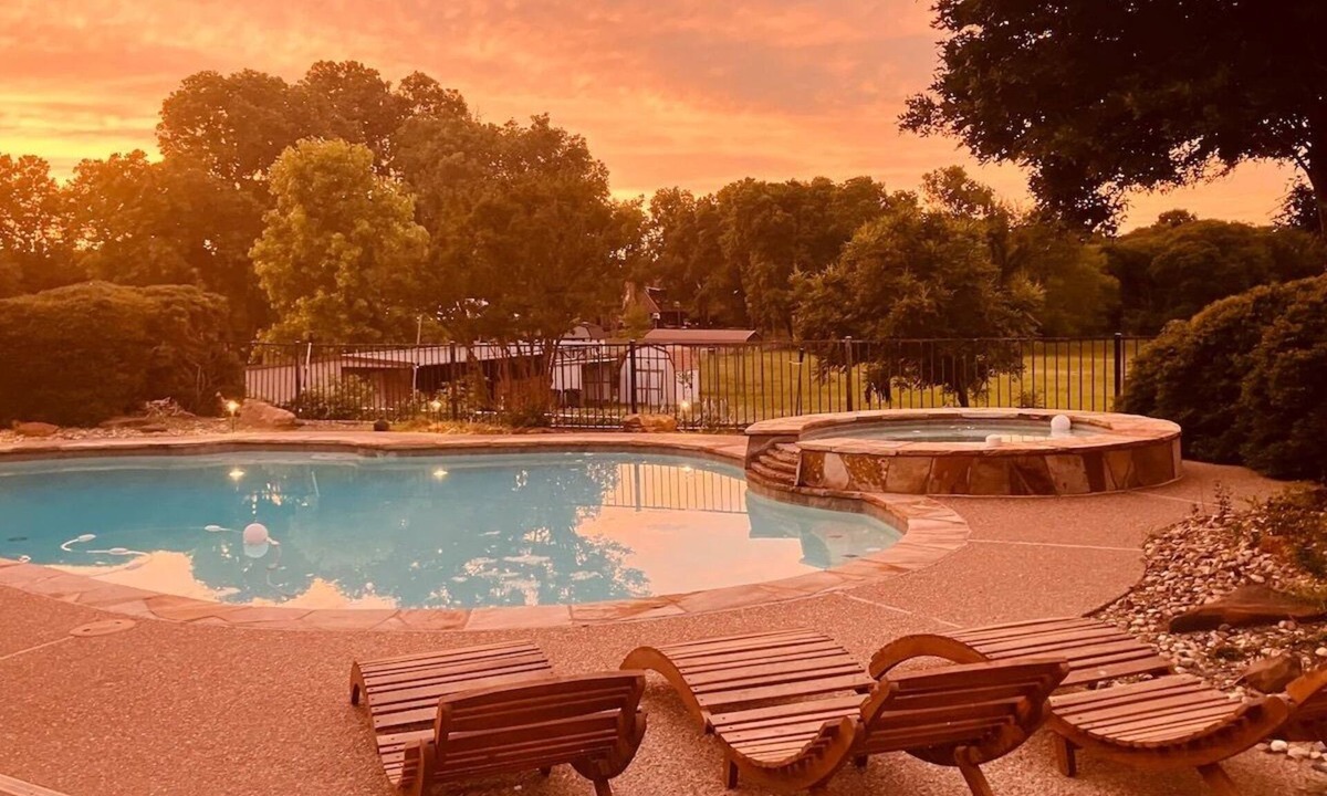 Keller House | Scenic Texas Retreat, World Cup, Pool & Horses