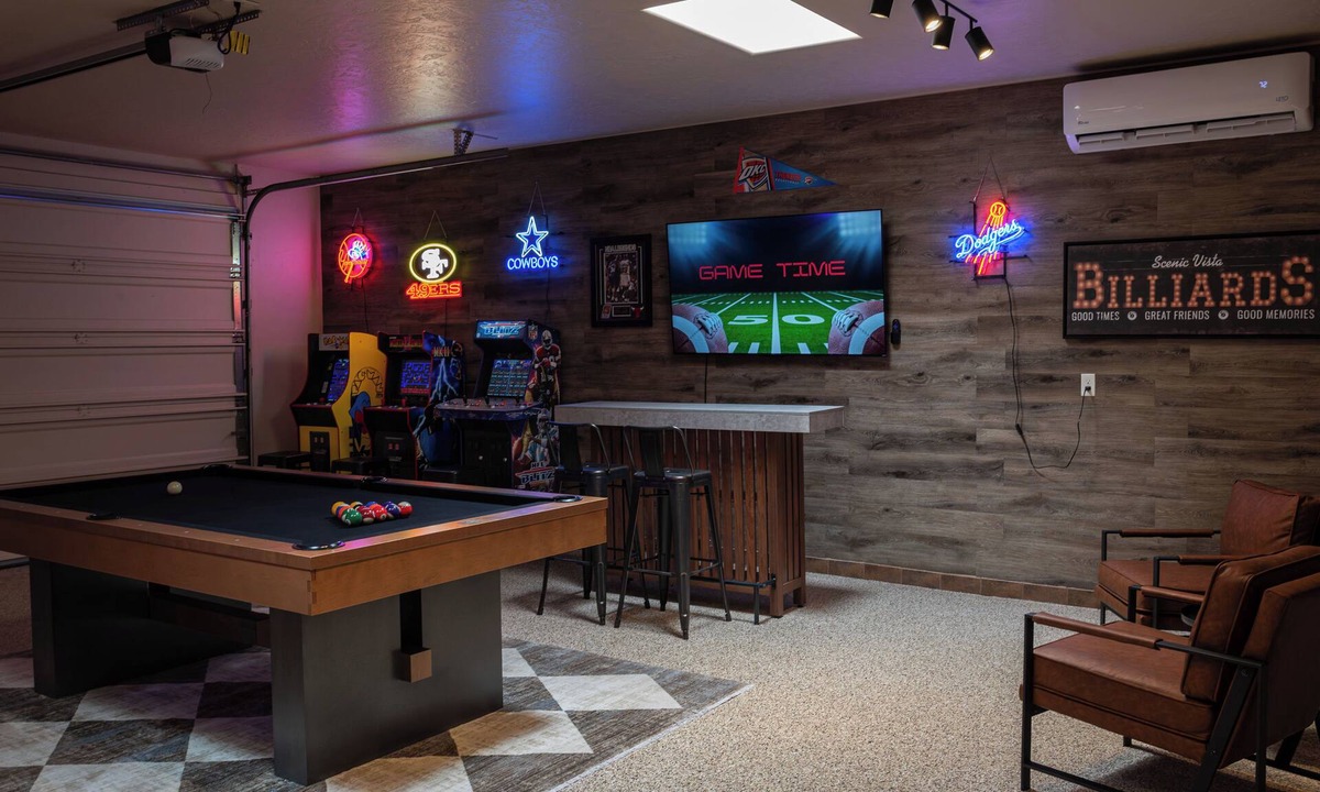 Alamogordo House | Scenic Vista with Game Room and Putting Green