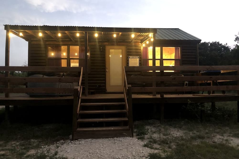 Paluxy Cabin | Secluded Cabin Perfect for Nature and Water Sports Lovers in Texas