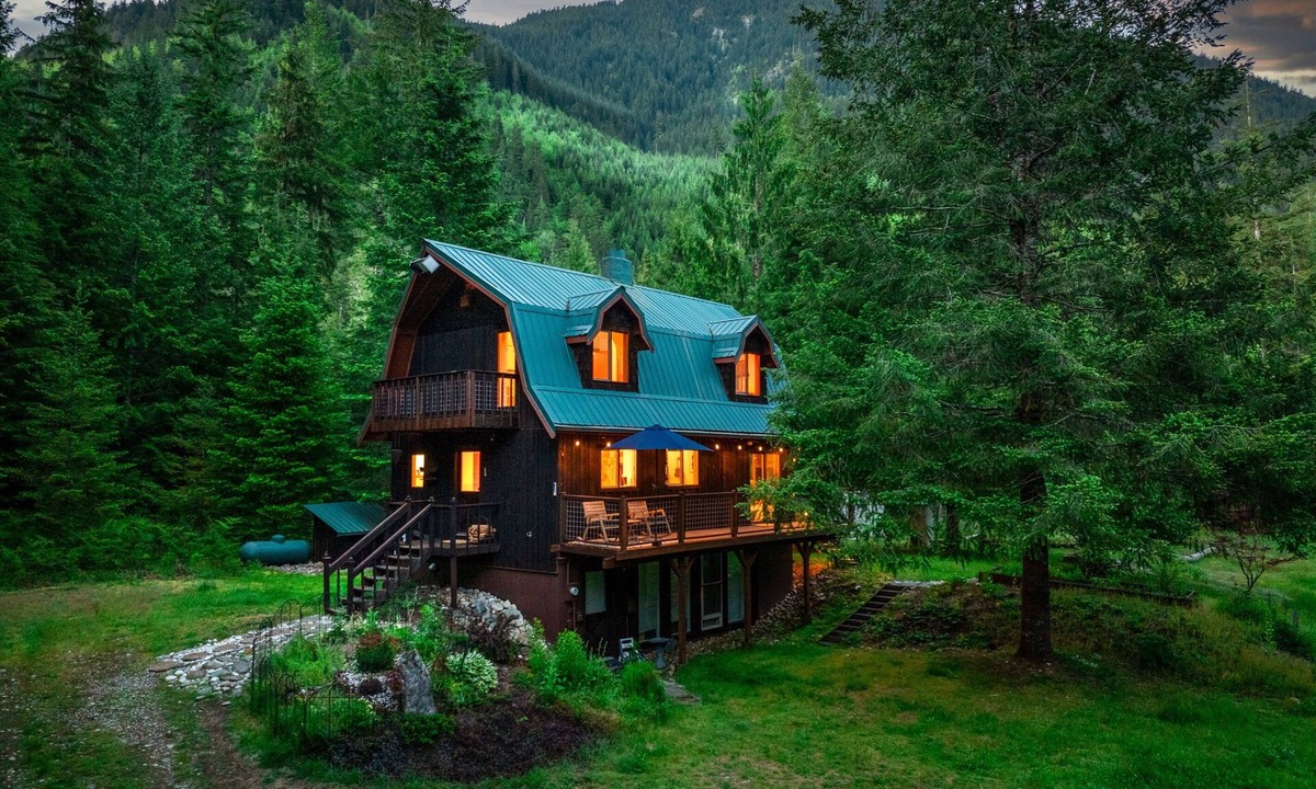 Marblemount Cabin | Secluded North Cascades Retreat | Private Trail + Fire Pit