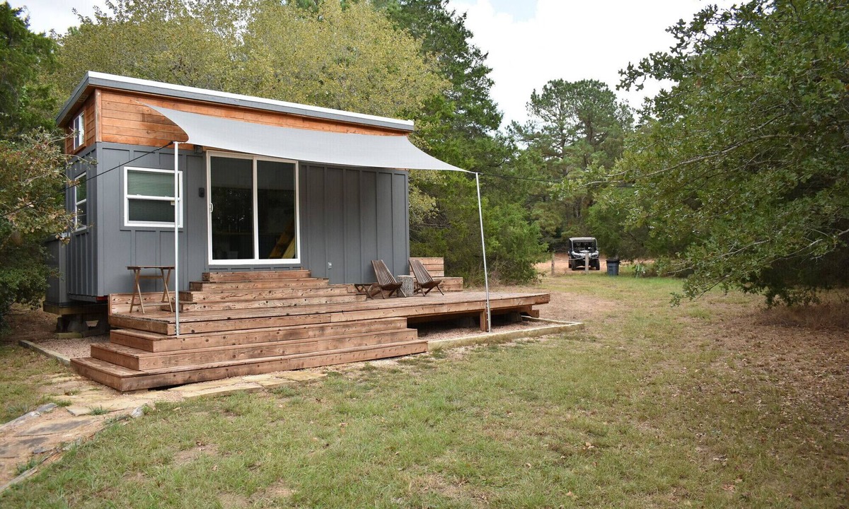 Paige Cabin | Secluded Tiny Cabin with firepit, stargaze and hike