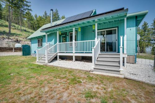 Tonasket Apartment | Secluded Washington Cabin Near Hikes & Lakes!