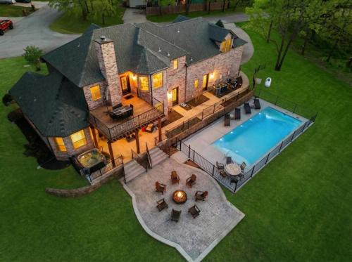 Shady Shores House | Shady Shores Lake House - Hot Tub Dog-Friendly