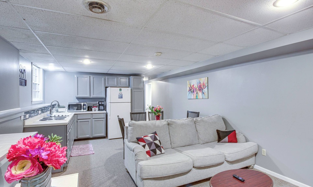 Shawnee Apartment | Shawnee Vacation Rental ~ 11 Mi to Kansas City!