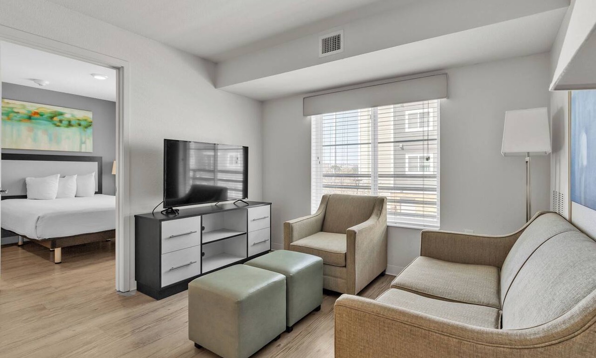 Far North Central Apartment | Simplicity At the Rim 1201 I Comfy 2 Bed 2 Bath