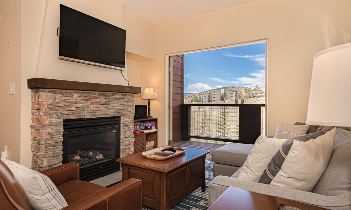 Silvercreek Condo | Ski in/Ski Out 2bed/2bath Mountainside Escape