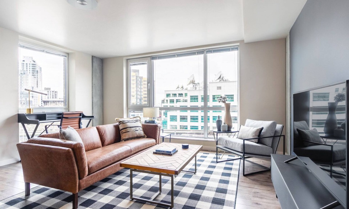 South Lake Union Apartment | Sleek Belltown 1BR w/Gym, Rooftop, nr. SLU & Belltown, by Blueground
